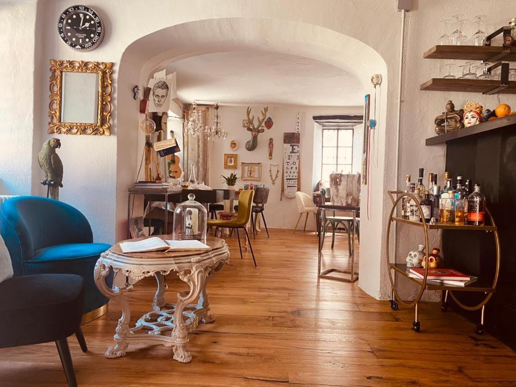 Отель Il Borgo Di Sabine Cittiglio Экстерьер фото